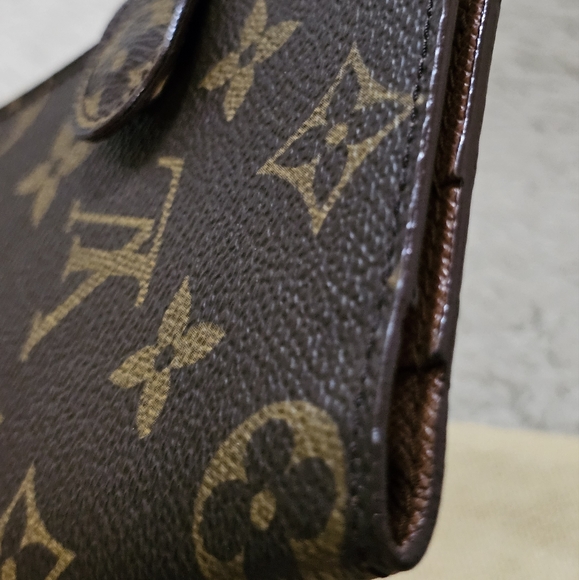 ❣️Louis Vuitton Monogram Card Case❣️ - Picture 5 of 15